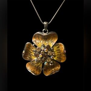 LOVELY FLOWER NECKLACE WITH BEAUTIFUL COLORFUL STONES